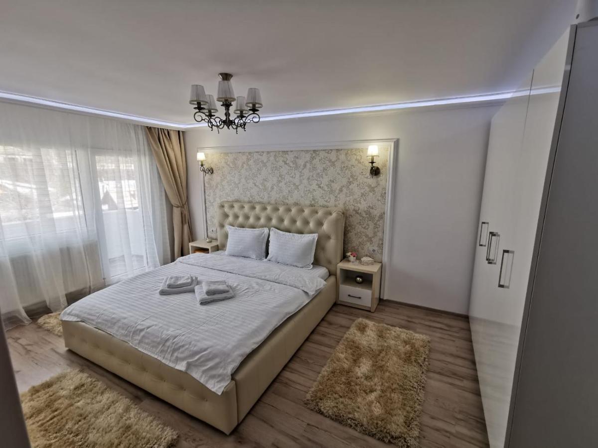 Апартаменти Apartament Gold Luxury Тиргу-Окна Екстер'єр фото