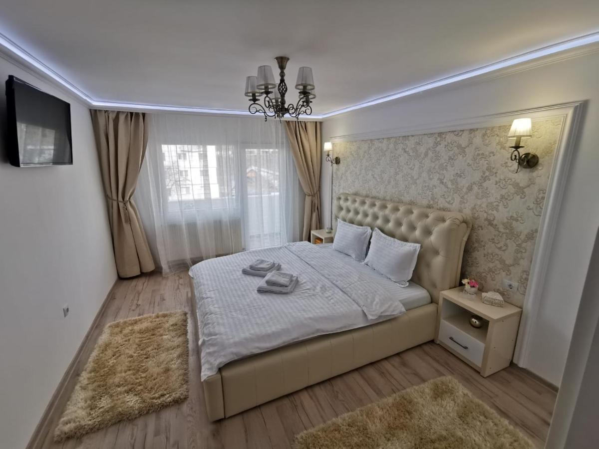 Апартаменти Apartament Gold Luxury Тиргу-Окна Екстер'єр фото