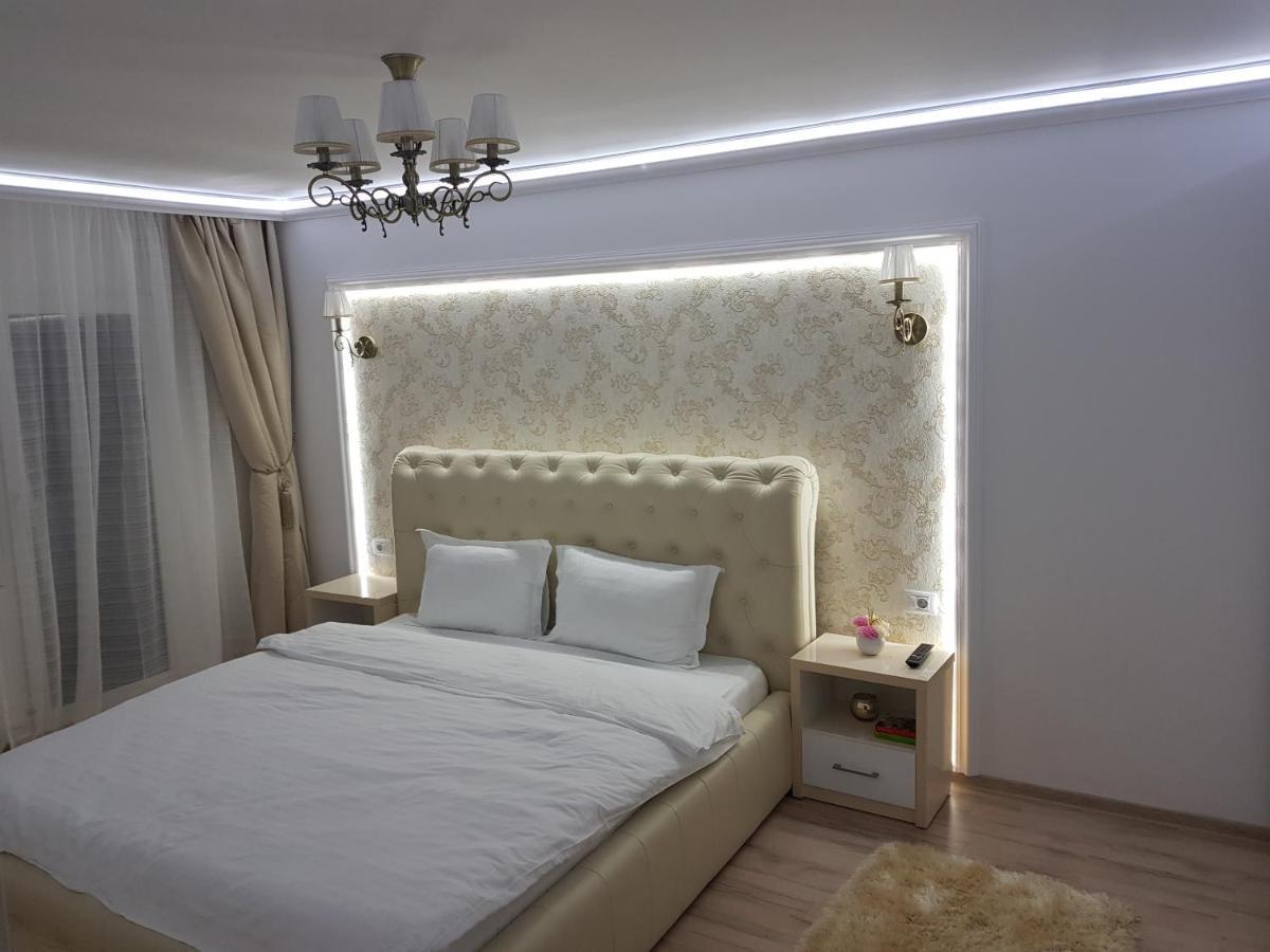 Апартаменти Apartament Gold Luxury Тиргу-Окна Екстер'єр фото